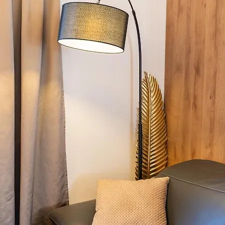 Daria By Belmont Realty Lägenhet