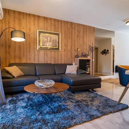 Daria By Belmont Realty ヴィンイェラック