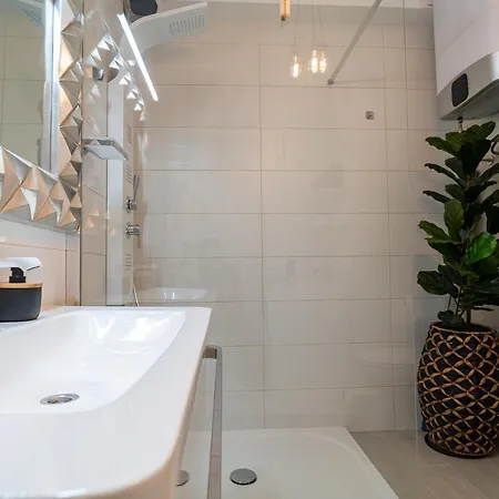 Daria By Belmont Realty Lägenhet *