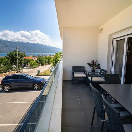 Lägenhet Daria By Belmont Realty